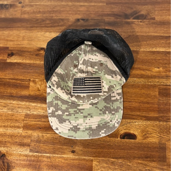 Other - Trucker Hat Camouflage American Flag Mesh Adjustable Back